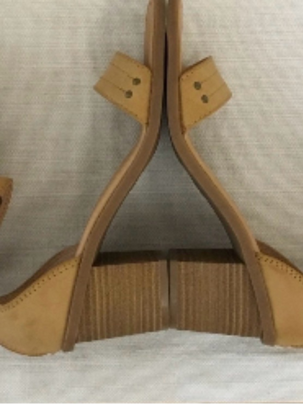 FRYE AND CO. Tan Leather Block Heel Sandals
